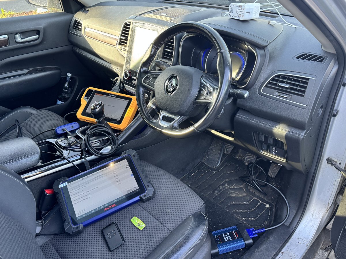 Carte Renault Koleos Perdue - Nouvelles Cartes Créées en 3h - Intervention Automotive Electronique Services